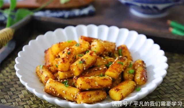 家常炒年糕，炒前多加一步，年糕软糯Q弹，入味好吃还不粘锅