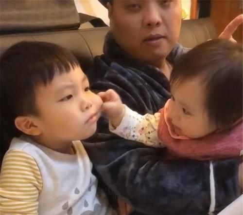 幸运的人|产妇生下“四胞胎”,得知孩子性别后,网友上辈子拯救了银河系