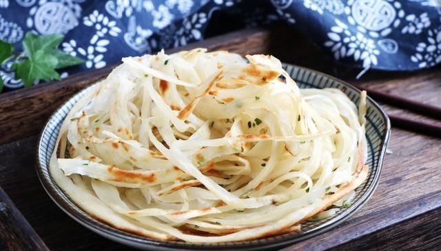 发面|不用揉面不发面,烙饼又香又软,嚼劲十足