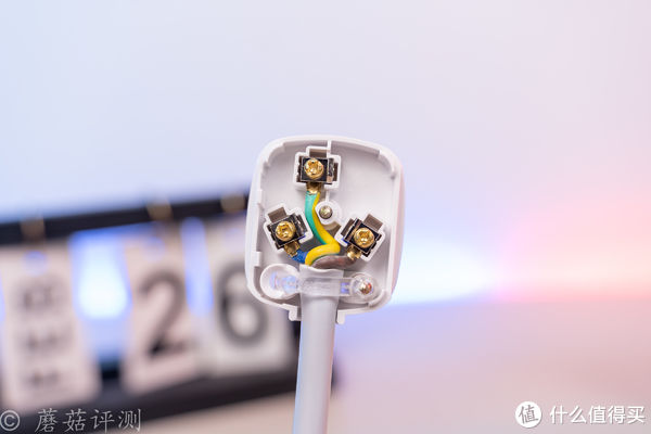 蘑菇|蘑菇玩家居 篇十六：想装空调却没预留插座？公牛10A转16A定制延长插座可解