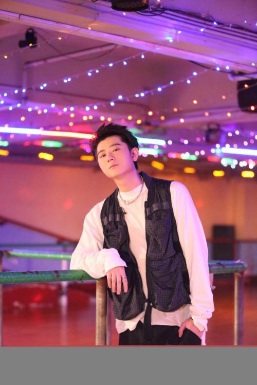 少年說(shuō)唱企劃|《少年說(shuō)唱企劃》王以太暖心嚴(yán)厲形象隨機(jī)切換 “雙面”導(dǎo)師上線