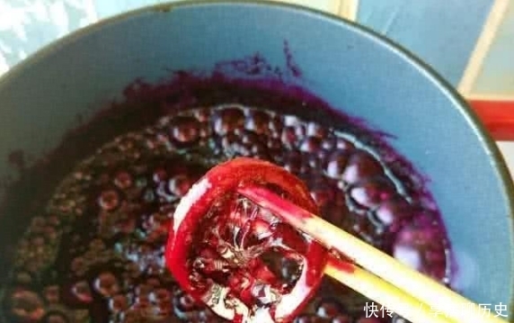 难度|吉尼斯世界之最:男子熟练使用筷子创造纪录,网友:没啥难度