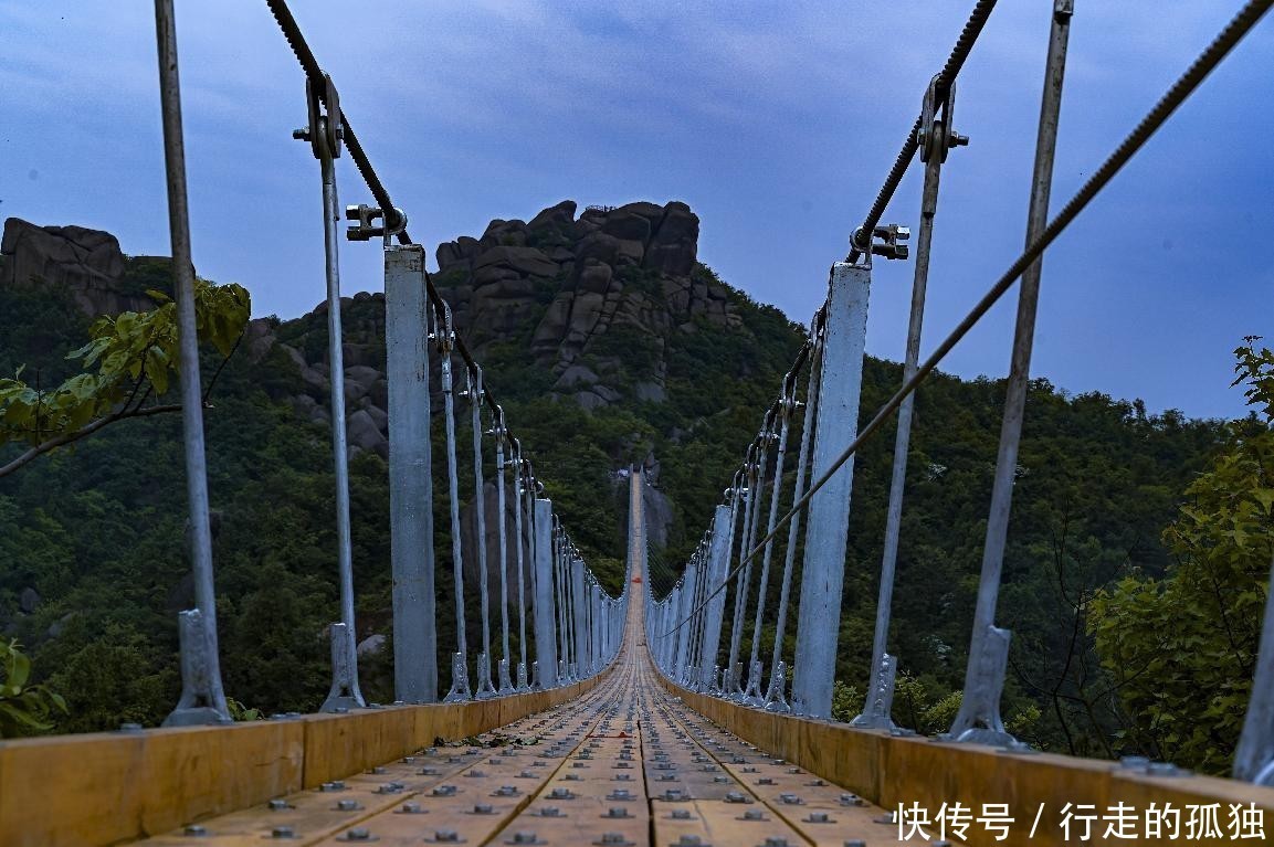 龙头峰|巨石山丨过江龙吊桥，横跨天险之上，挑战心跳极限，抒写九天热血