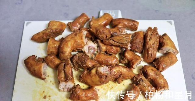 汤汁|香辣卤鸡脖,自制追剧小零食,味道完全不输买来的!