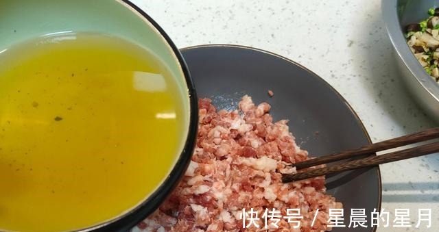 饺子|立秋了，再不吃这个菜就晚了，今天教你用它包饺子，吃起来特别鲜！