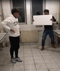 |搞笑GIF趣图:夫妻相相似度百分之九十九,好幸福哦