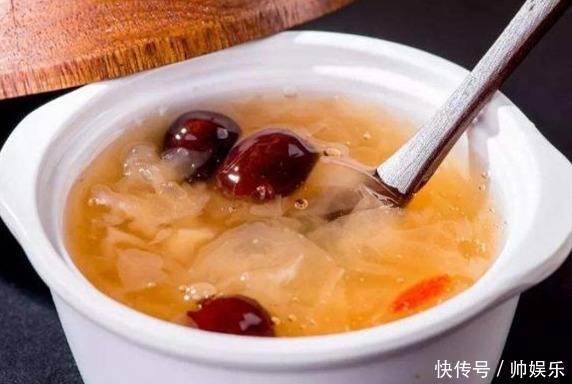 红枣|煮银耳汤,很多人从第1步就做错了,难怪不出胶,也不好喝!