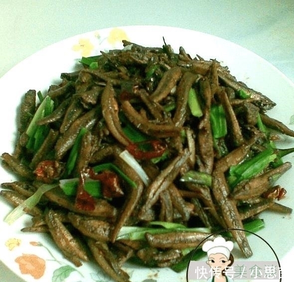 鱼仔干|大热天的, 我炒了这个菜, 香极了, 下饭也下酒, 老公一人吃了一锅米饭