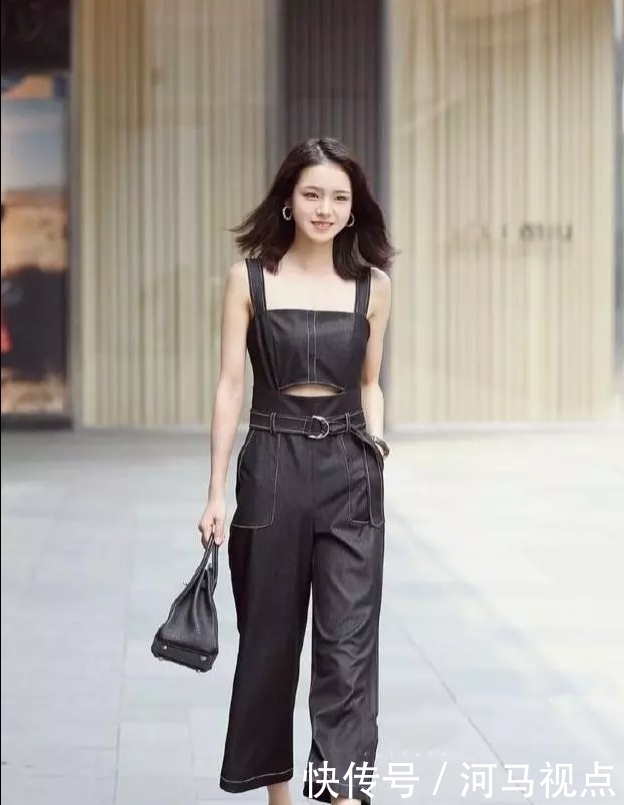 街拍 美女苗条身材，高贵气质，风韵十足