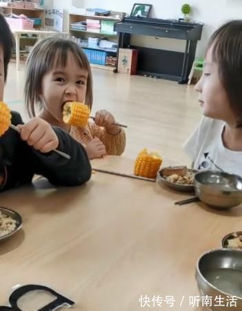 二胎政策|幼儿园小班宝宝误入大班,哥哥姐姐把他当成“国宝”,老师被萌翻