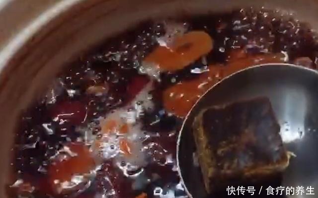 女人要爱惜自己，常喝这五红汤，一周喝两次，补气养血，美容养颜