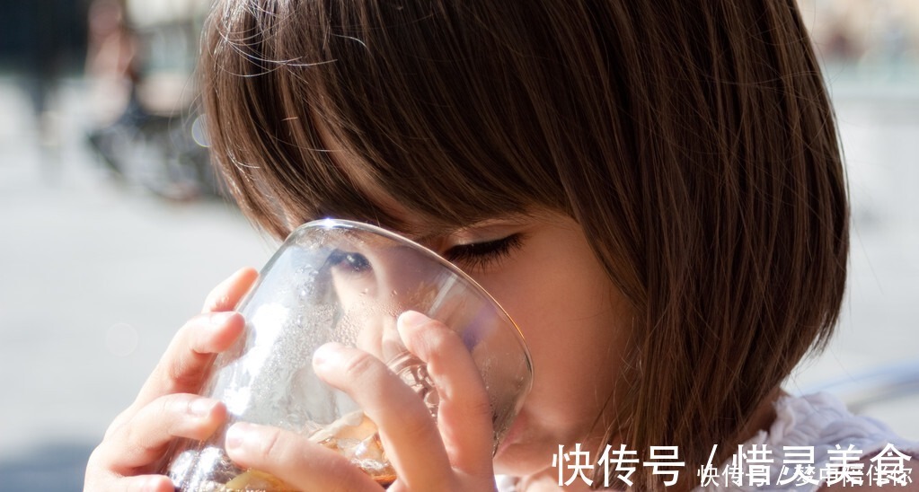 孩子|给父母提个醒不想孩子被“催熟”,5种零食要早点拉入黑名单