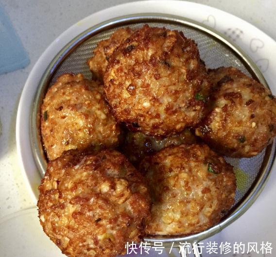 红烧狮子头的正宗做法，关键是调肉馅，厨师长教你3招，醇香味浓