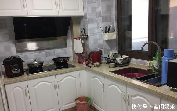 主卧|入住一个月的新房,全屋漂亮极了,头一次见主卧这么打柜子