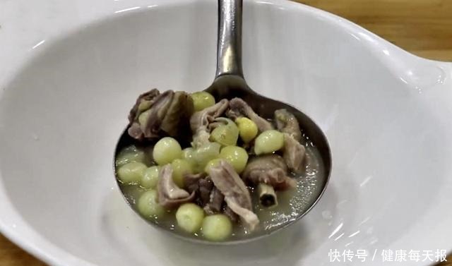 入秋后,多喝此汤,汤汁鲜美又营养,比骨头汤香,比蔬菜汤鲜