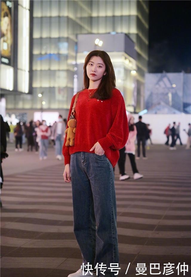 年关将近，又掀起了一股“红色”风潮，学会这些穿搭技巧，真优雅