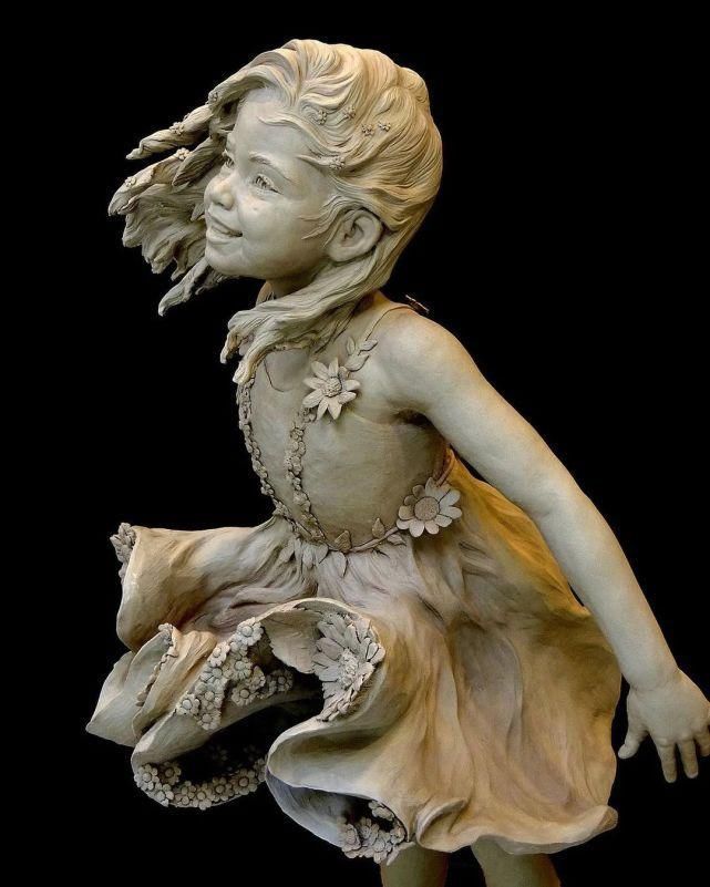 vega@被公认最具大师潜质的美女雕塑家,人体作品生动又别出心裁!