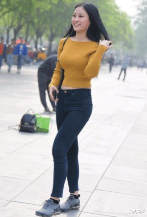 时尚百搭的牛仔裤，穿出自己的风格美，想低调都难