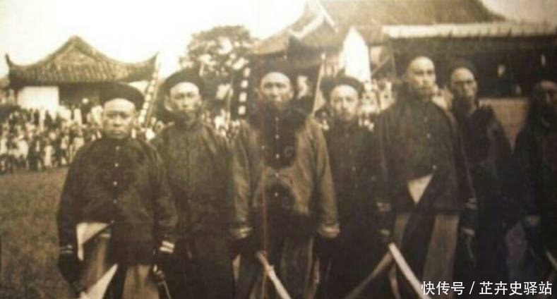 湘军|为何曾国藩的绰号是“曾剃头”?湘军屠城河水尽赤,两岁小孩都不放过