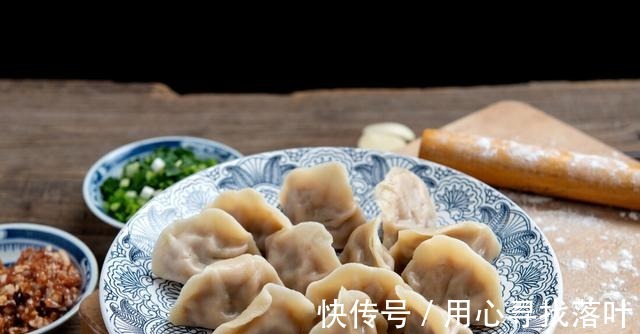口感|饺子好吃在调料，调料时可以多加一样，味道好吃口感佳！