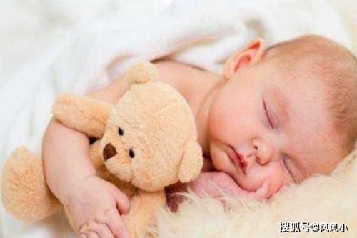 缺钙|冬天，宝宝有这3个表现的话，证明宝宝缺钙了，妈妈要重视