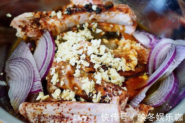 多汁|猪肉价格一下降，我和家人就爱这样吃烤猪排，鲜嫩多汁香而不腻