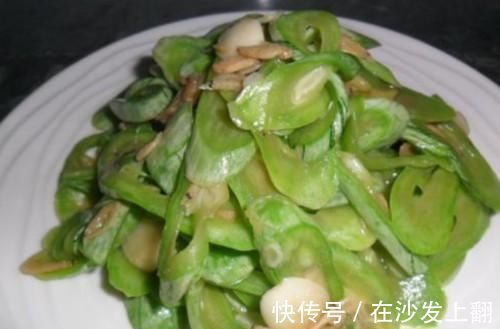 蛇瓜|冬天,吃萝卜不如吃它,简单炒一炒,营养极高,家里人都爱吃