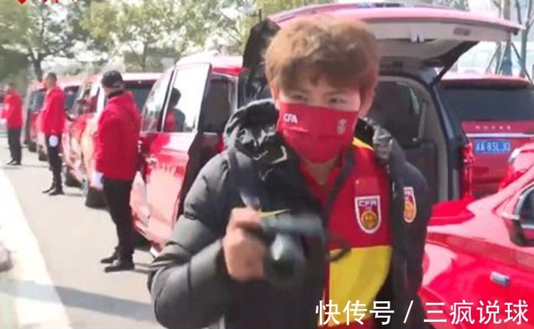 警车|排面!中国女足离开苏州,警车开道+20辆车送行+获赠百万国宾服饰