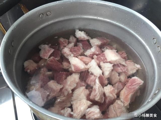 高压锅|吃牛肉总塞牙?炖时加点“它”,不用高压锅,牛肉同样软烂更入味
