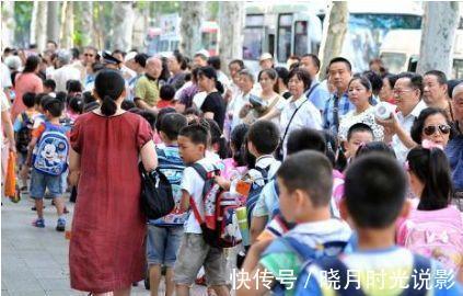 模式|教育部推行5+2教育模式,苦了老师,乐了家长