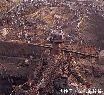 翡翠是这样来的,“翡翠”不贵才怪!