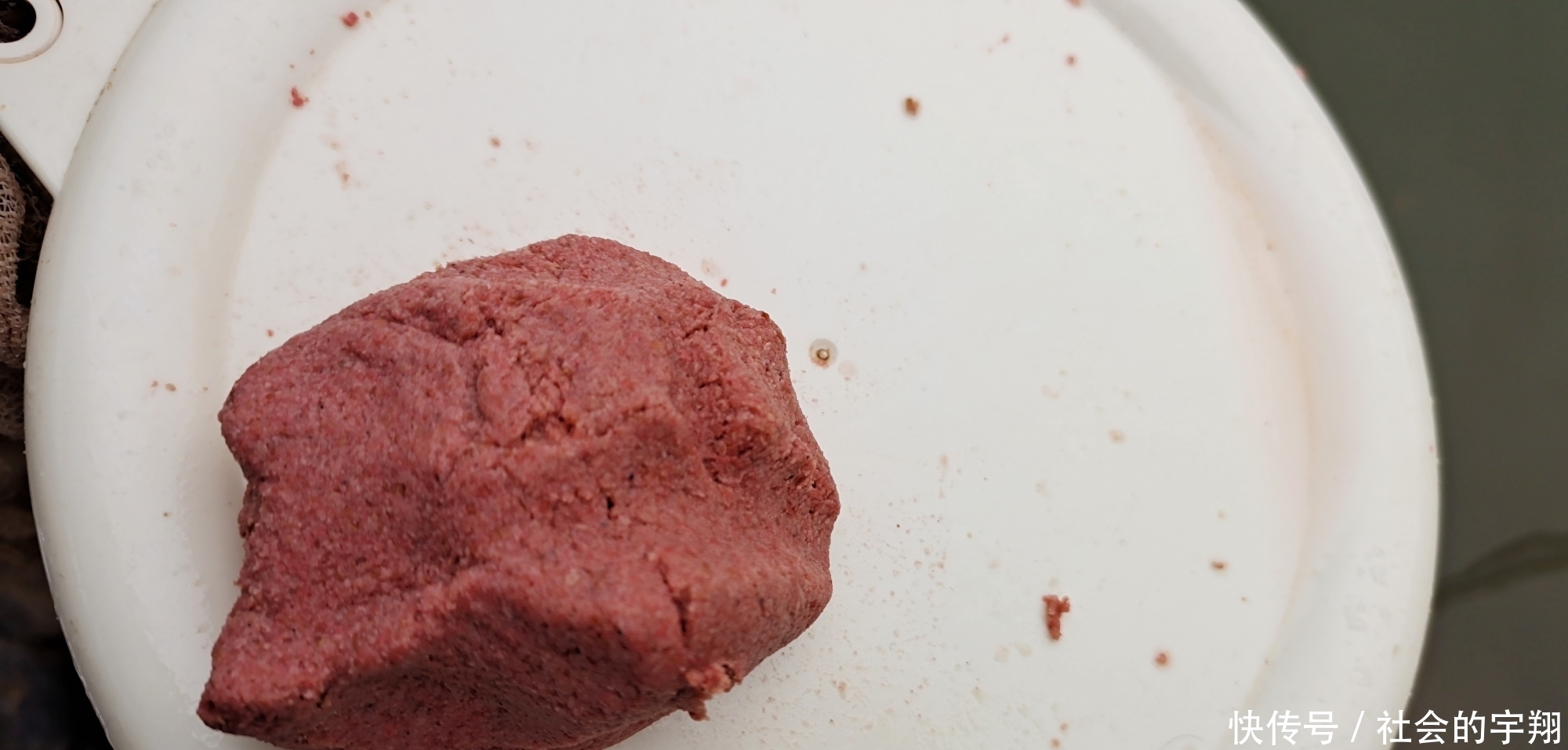 初春是钓大板鲫的“黄金季节”,找对位置用对鱼饵板鲫拉不停!