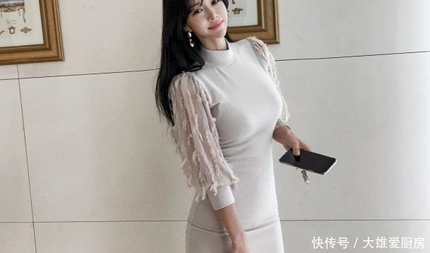 身材|搭配紧身的连衣裙,展现出你的甜美优雅气质!