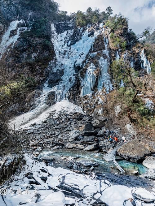 界河|卧龙关冰瀑，号称完爆虎牙，只因这里生活着大熊猫和雪豹吗