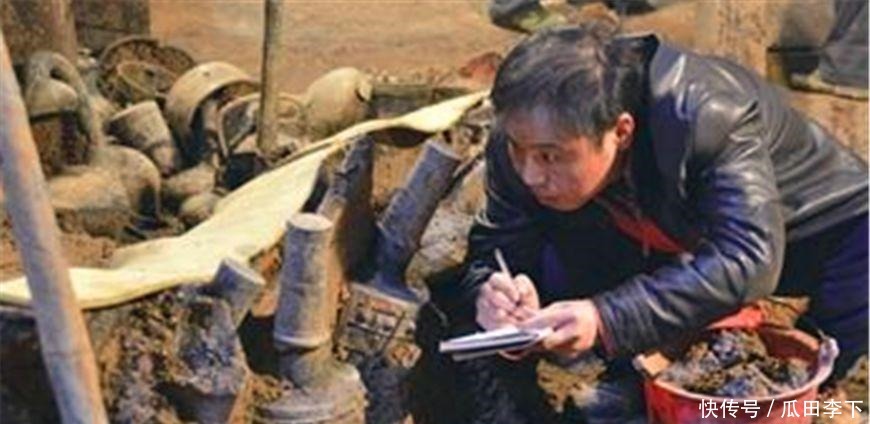 学校|小学扩建时挖到6岁儿童墓, 专家闻讯火速前来, 抱着笑的合不拢嘴!