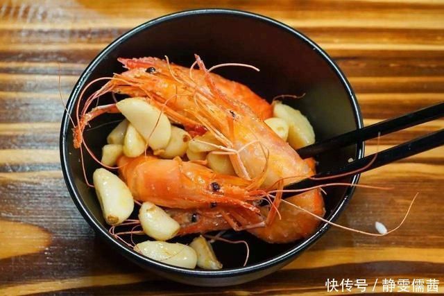原来蒜香麻油虾这样做更好吃,营养美味又能解馋,怎么都吃不腻