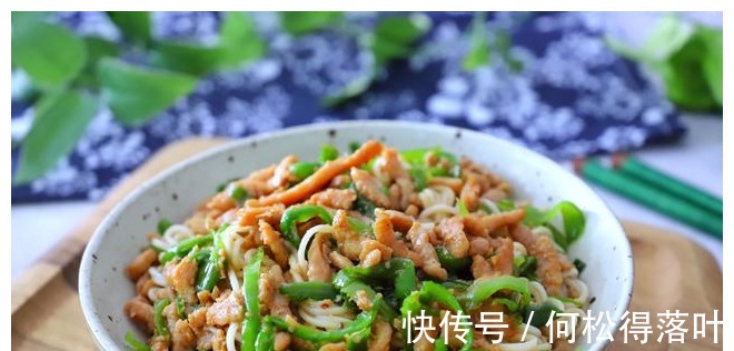 元气满满|天一热，就馋这碗面，卤香面滑，早上来一碗，元气满满，百吃不厌！