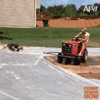 |搞笑GIF：妹纸的脸简直太魔性了，看的止不住笑