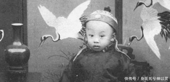 天皇|溥仪最男人的8天：审判席上和天皇对骂，椅子让他坐出龙椅的气势