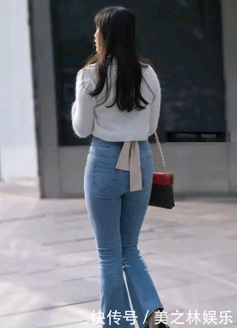 年轻就是资本,连“紧腿裤”都驾驭这么好,让人心动不已吧