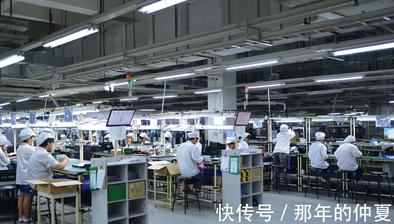 库克|劝说富士康迁移产能，替换34家中国供应商，库克何来的底气？