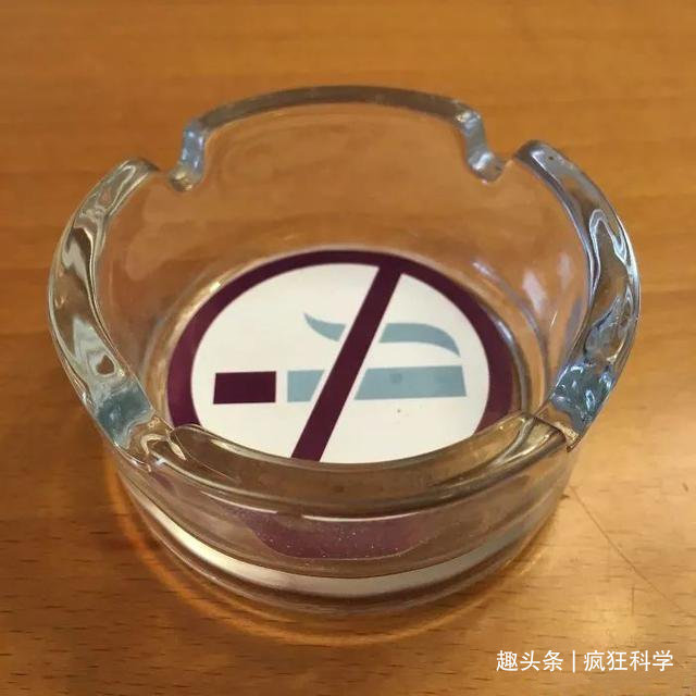 高跟鞋&一组脑洞大开的奇葩设计,最后那只尺寸巨大的袜子是给谁穿的