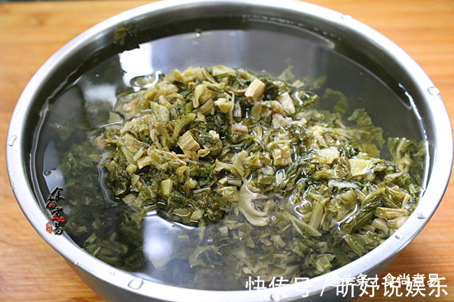 客家扣肉此做法,配菜比肉类还好吃,香香糯糯不油腻,下饭一级棒