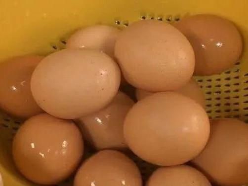 天热,鸡蛋买多了,不放进冰箱,放2个月还是新鲜的赶紧试试