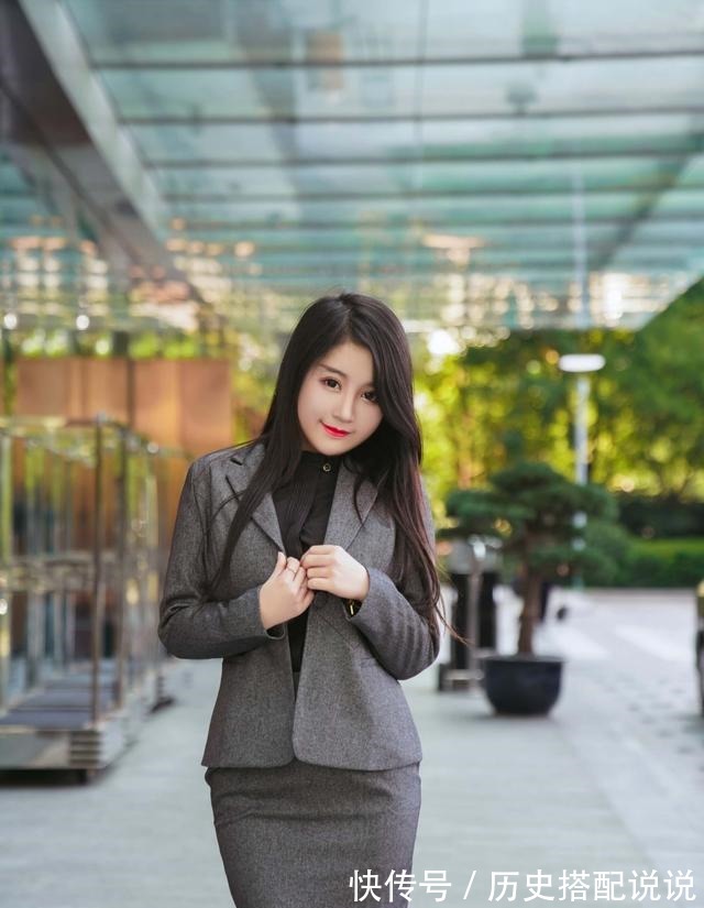 穿搭 极简的西装套装穿搭却一样不失优雅感,让你瞬间女人味十足!