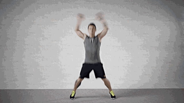 30s 被称为新女神的她,身材有多好?紧致的线条,离不开平时运动健身