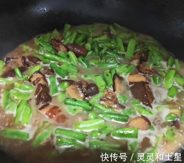 五花肉|五花肉焖豆角，家常下饭菜，百吃不厌！