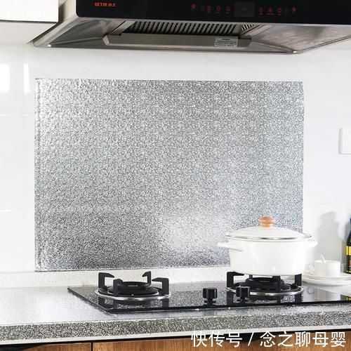 世卿|等我有钱,客厅坚决拆掉踢脚线换成19年流行装法,效果好8倍