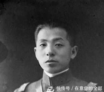 看门|张作霖夜晚回府,被看门的小兵用枪指着一顿骂,张作霖重重有赏!