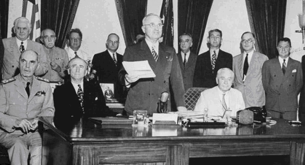 投降|日本天皇宣布投降时，手握105万大军的冈村宁次，第一反应是啥？